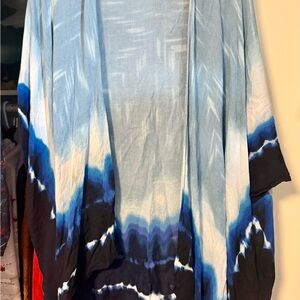 Vince Camuto Blue and Black Tie-Dye Top